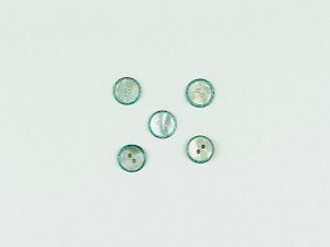 Sparkly edge shell buttons 12mm